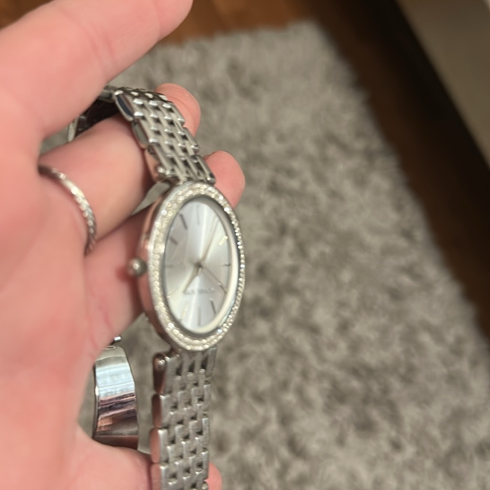 Silver Michael Kors watch. - Picture 4 of 7